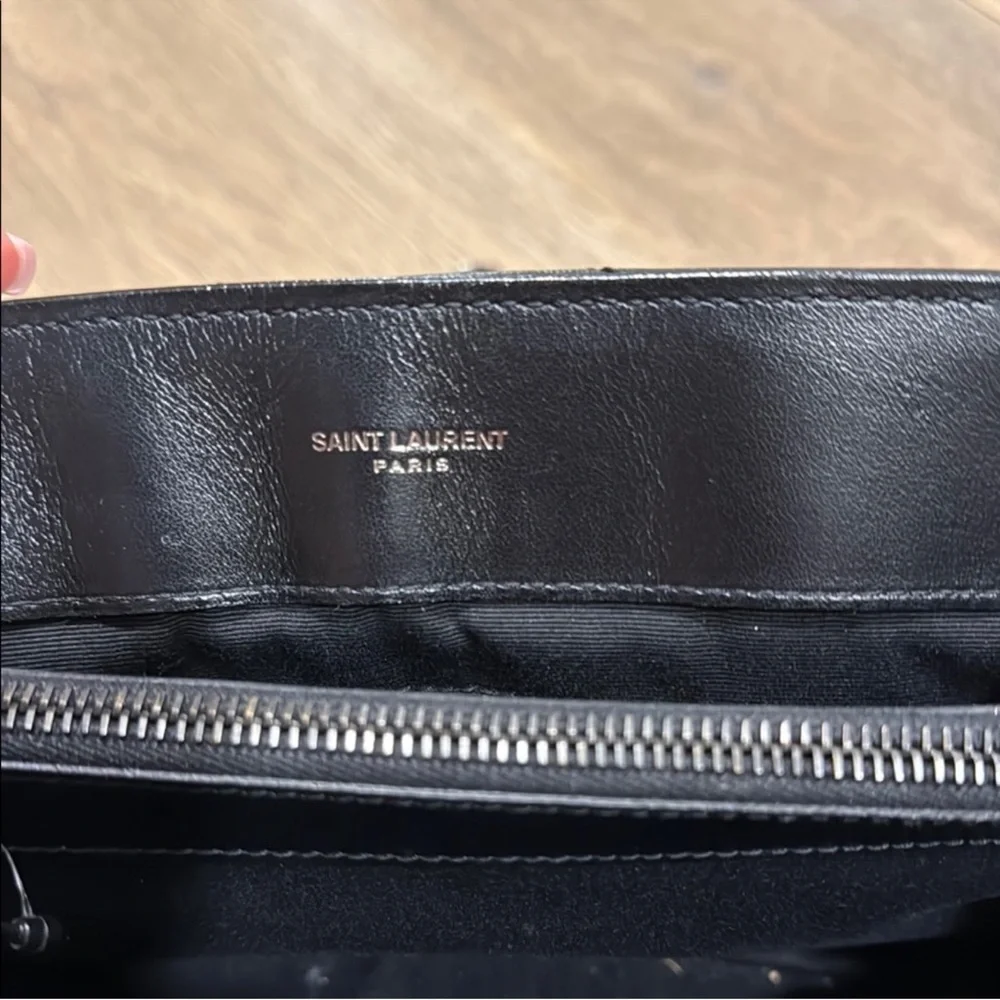 Loulou Medium Crossbody Bag - black on black - Picture 9 of 12